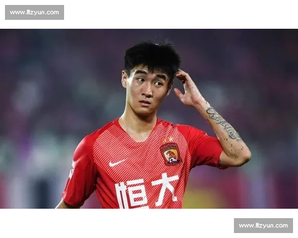 广州队老队长怒批韦世豪:贪得无厌毁球队,球迷区对骂引争议 广州队老队长怒批韦世豪:贪得无厌毁球队,球迷区对骂引争议