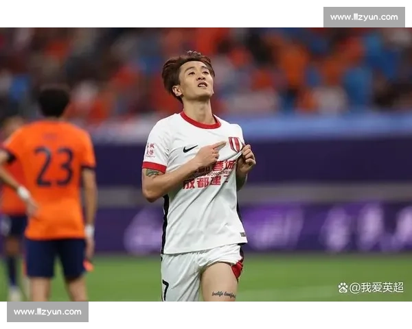 广州队老队长怒批韦世豪:贪得无厌毁球队,球迷区对骂引争议 广州队老队长怒批韦世豪:贪得无厌毁球队,球迷区对骂引争议